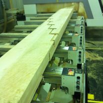 Poteaux central en hêtre pour escalier trois quart tournant